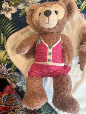 Nwt Disney shelly may duffy Aulani stuffed animal